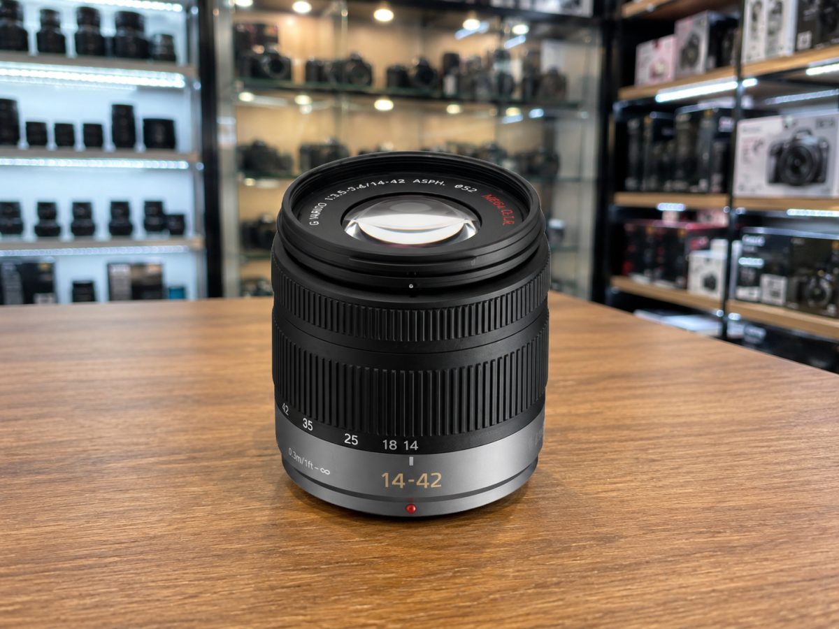 14-42mm zoom lens